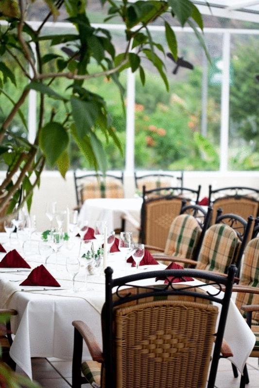 Hotel Zehnthof Urzig Bagian luar foto