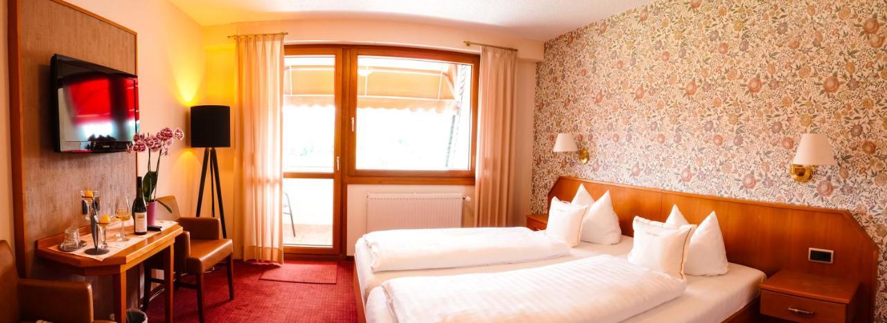 Hotel Zehnthof Urzig Bagian luar foto