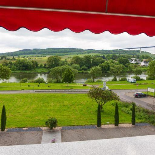 Hotel Zehnthof Urzig Bagian luar foto