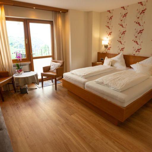 Hotel Zehnthof Urzig Bagian luar foto