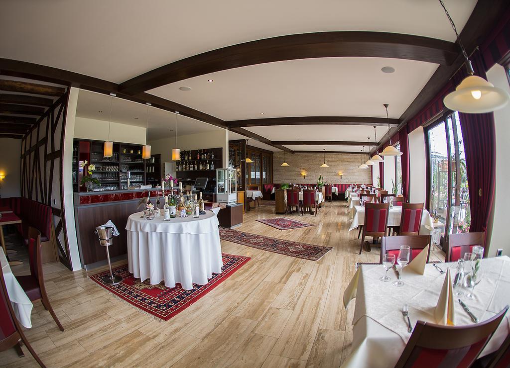 Hotel Zehnthof Urzig Bagian luar foto