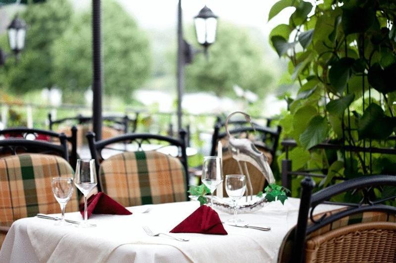 Hotel Zehnthof Urzig Bagian luar foto